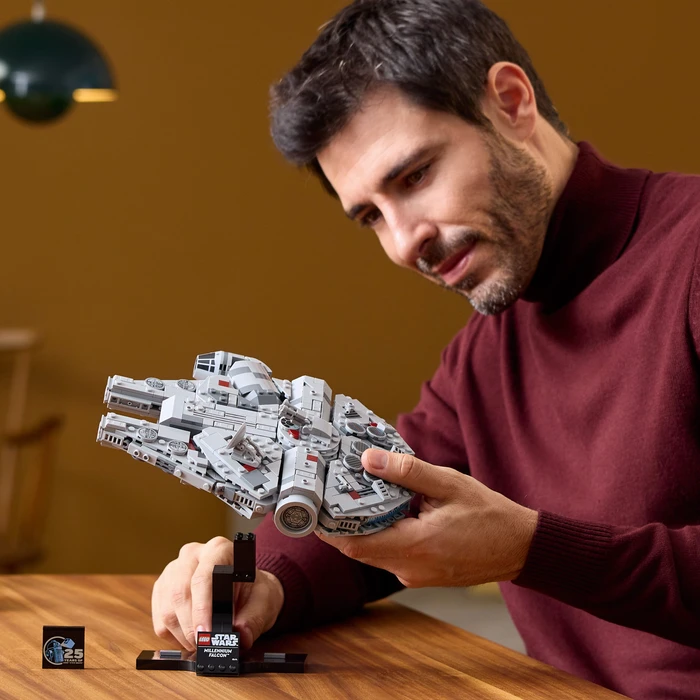 Thumbnail 7 de LEGO Star Wars Millennium Falke 75375 – detailgetreuer UCS-Style Nachbau für erwachsene Sammler