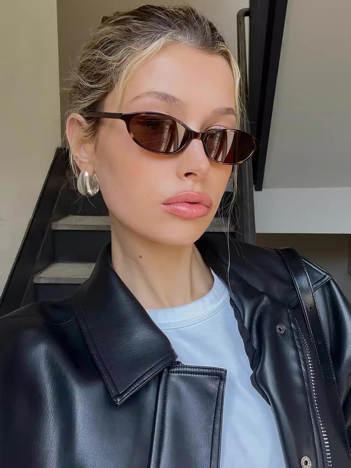 Detalle de GUVIVI Retro Oval Sunglasses for Women – Lightweight Cat Eye 90s Shades