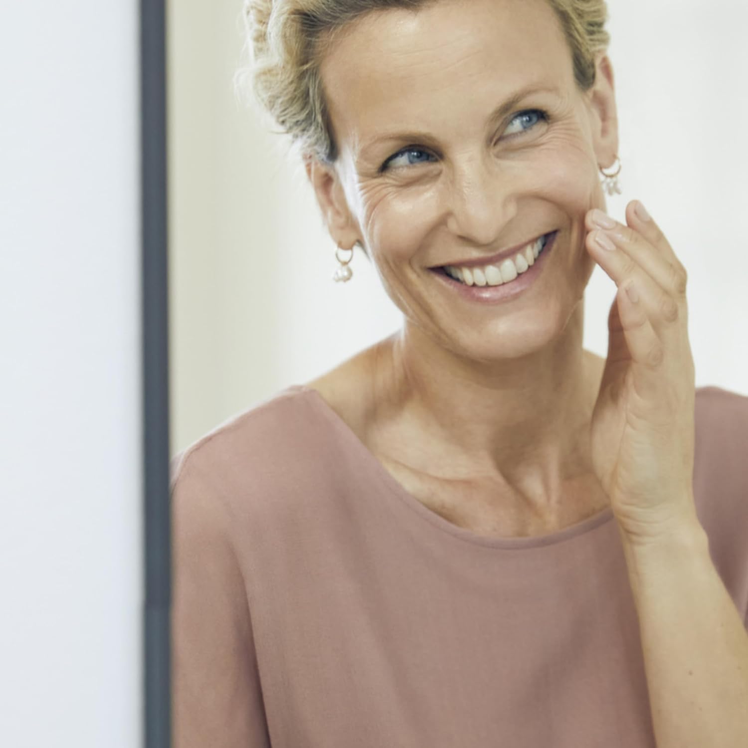 Detalle de NIVEA Vital SOJA Anti-Age Straffendes Serum – Feuchtigkeit und Straffung für reife Haut (40 ml)