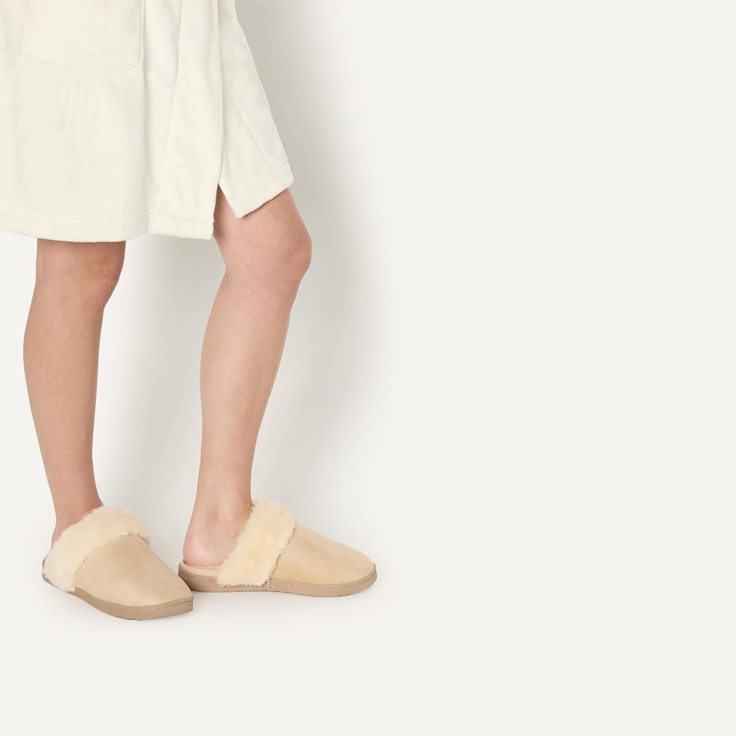 Thumbnail 1 de Amazon Essentials Damen Hausschuhe aus Kunstfell – kuschelige Clogs mit weichem Innenfutter