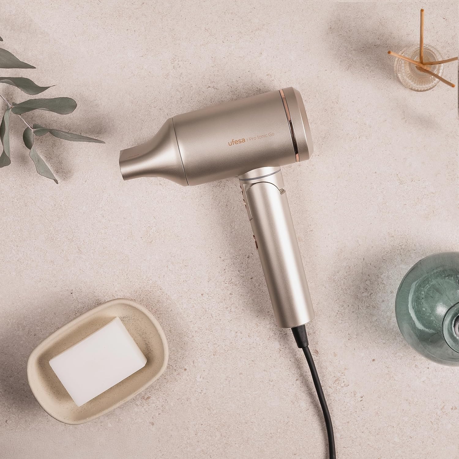 Detalle 2 de Ufesa Pro Ionic Go 60306110 – suszarka do włosów z jonizacją