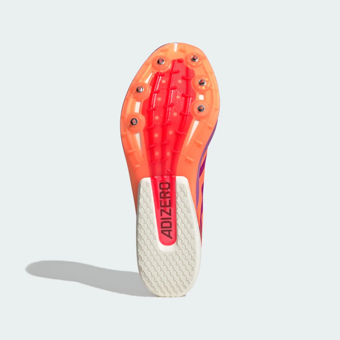 Detalle de Zapatilla Avanti XC de Adidas: violeta para entrenar con estilo y comodidad