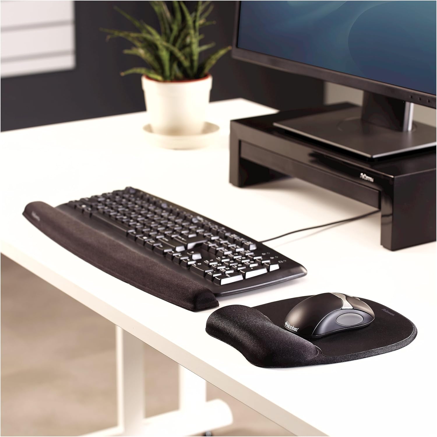 Detalle de Fellowes Memory Foam Mouse Mat with Wrist Support – Ergonomic Pad for Comfort and Support