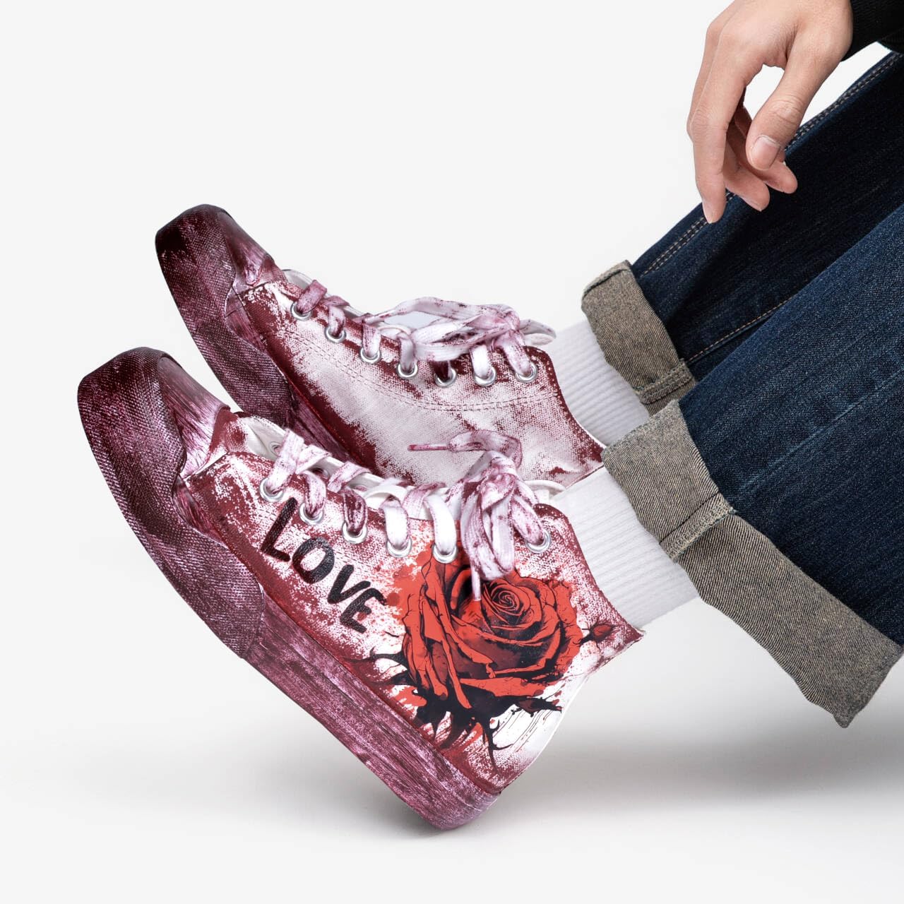 Detalle 1 de GXZUORUI 888-L Unisex High-Top Sneakers with Heart Graffiti