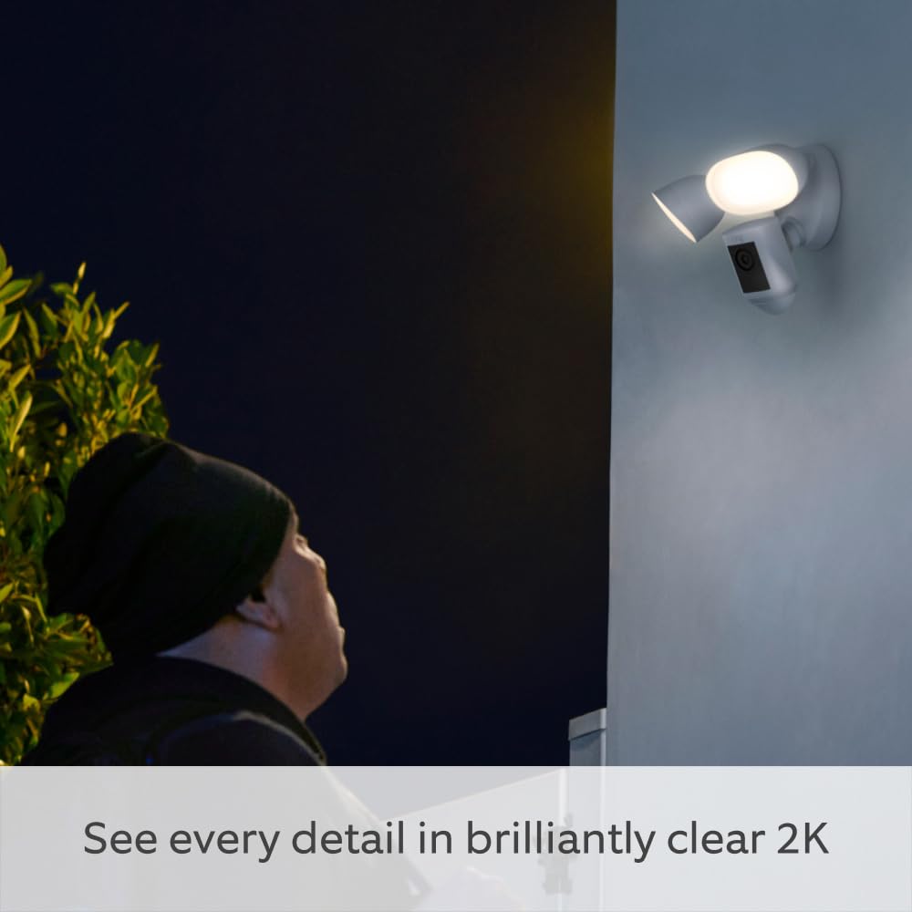 Detalle de Ring Floodlight Cam Wired Pro 2K outdoor security camera