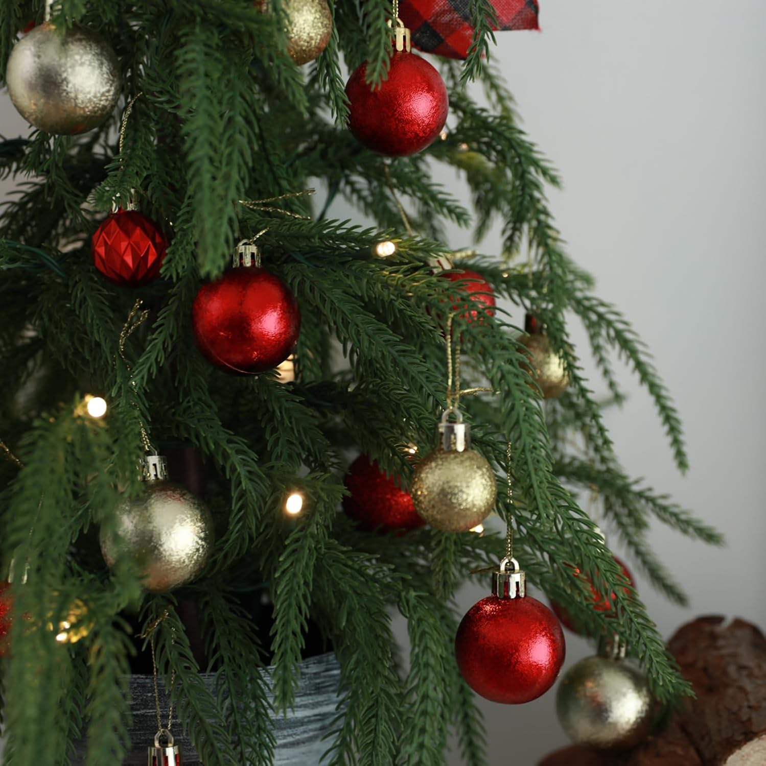 Detalle 1 de HipTree Pre-Lit Mini Christmas Tree 2ft