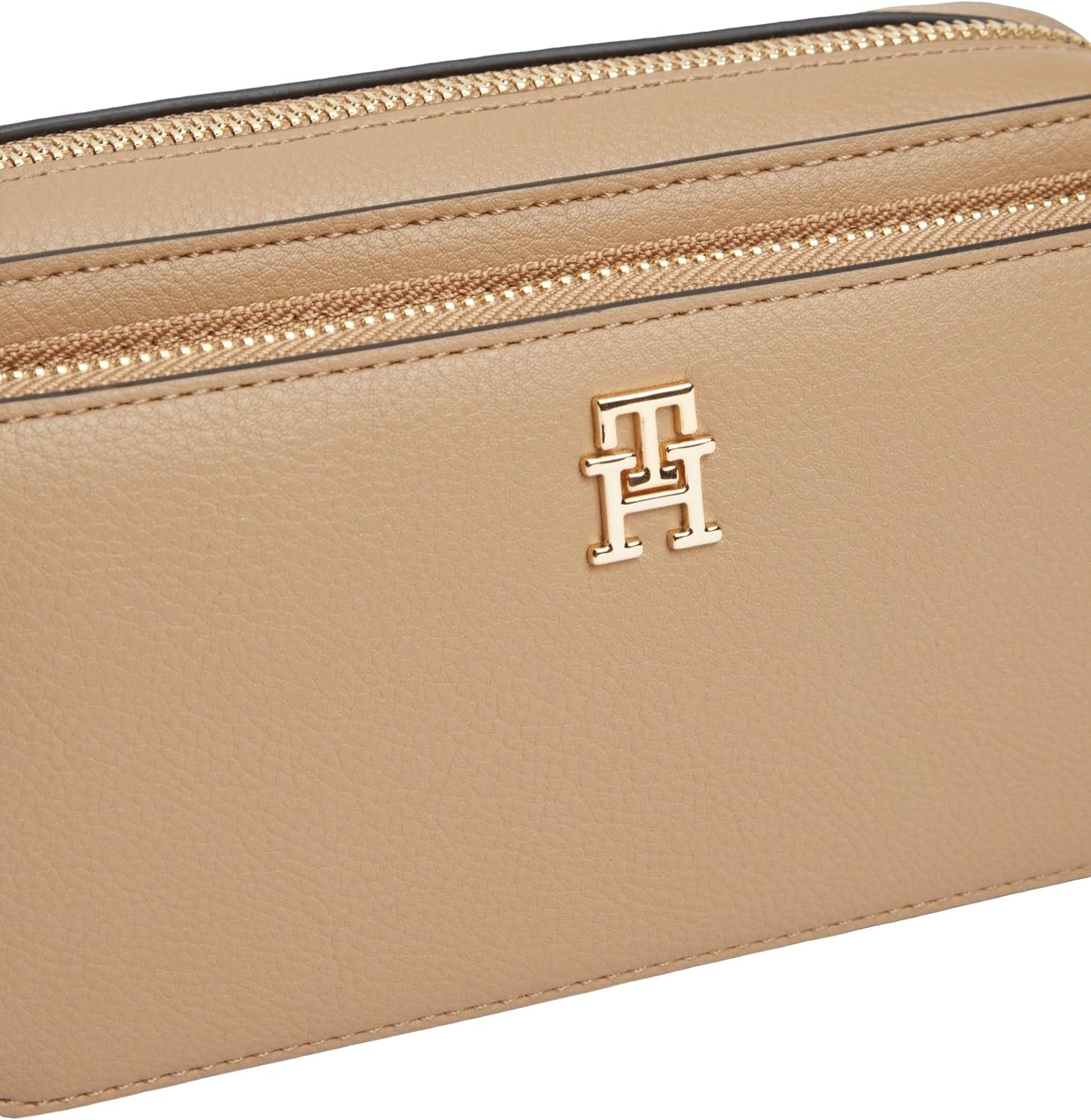 Detalle de Tommy Hilfiger TH Daily Camera Bag AW0AW18377 Crossover