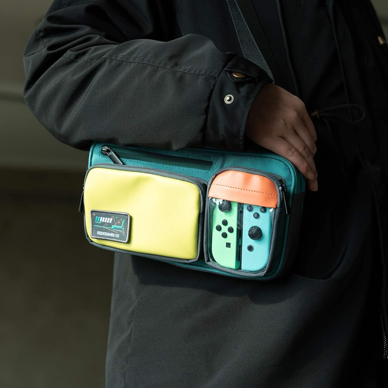 Thumbnail 5 de GeekShare Large Capacity Multifunctional Switch Travel Carrying Case (Laser Messenger Bag) for Nintendo Switch / Switch OLED