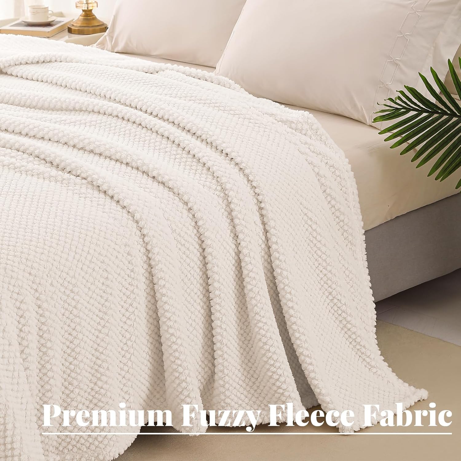 Detalle 1 de Whale Flotilla WF-CG6080-WT Twin Fleece Blanket, Ivory, 60 x 80 Inches