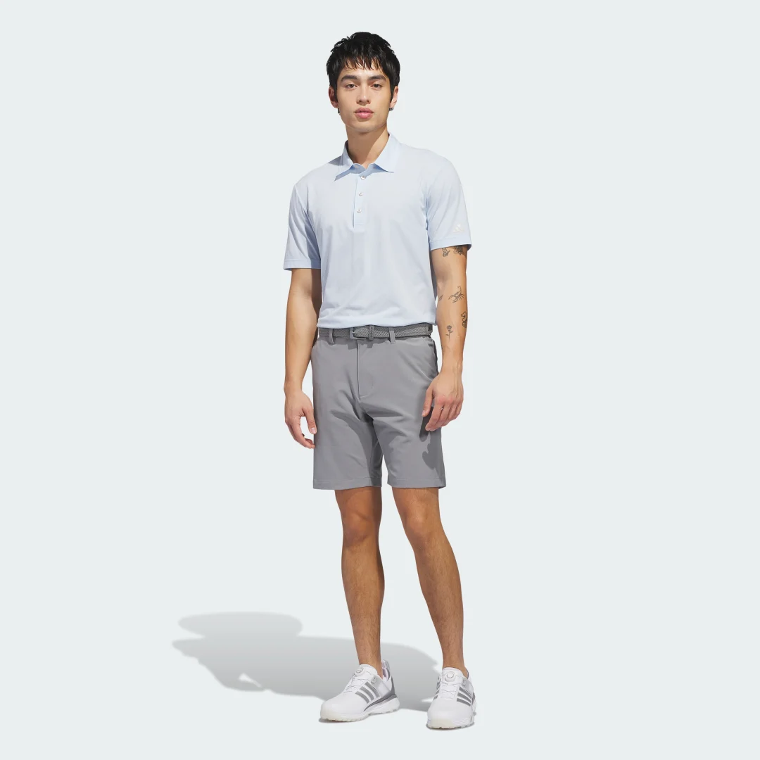 Detalle de Pantalón corto Ultimate365 8.5-Inch Golf de Adidas – Gris