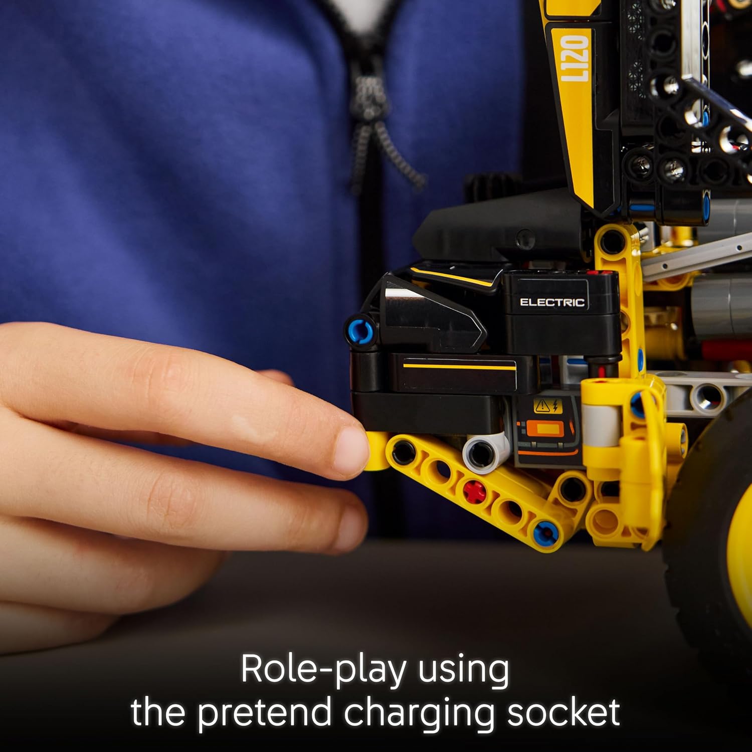 Thumbnail 5 de LEGO Technic Volvo L120 Electric Wheel Loader (42209): A Thoughtful Builders' Challenge