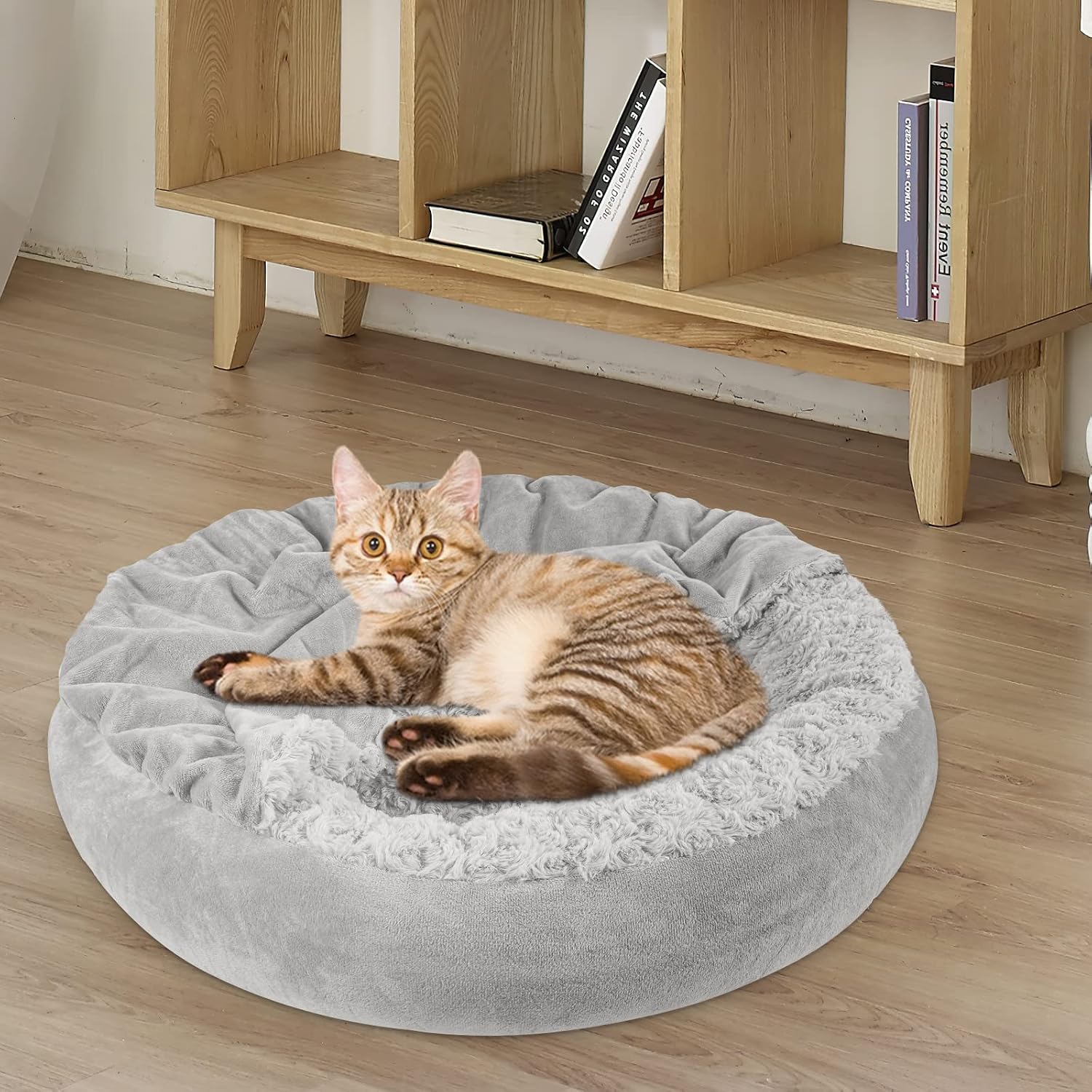 Thumbnail 6 de JOEJOY 23-Inch Hooded Donut Pet Bed, Machine Washable with Non-Skid Bottom