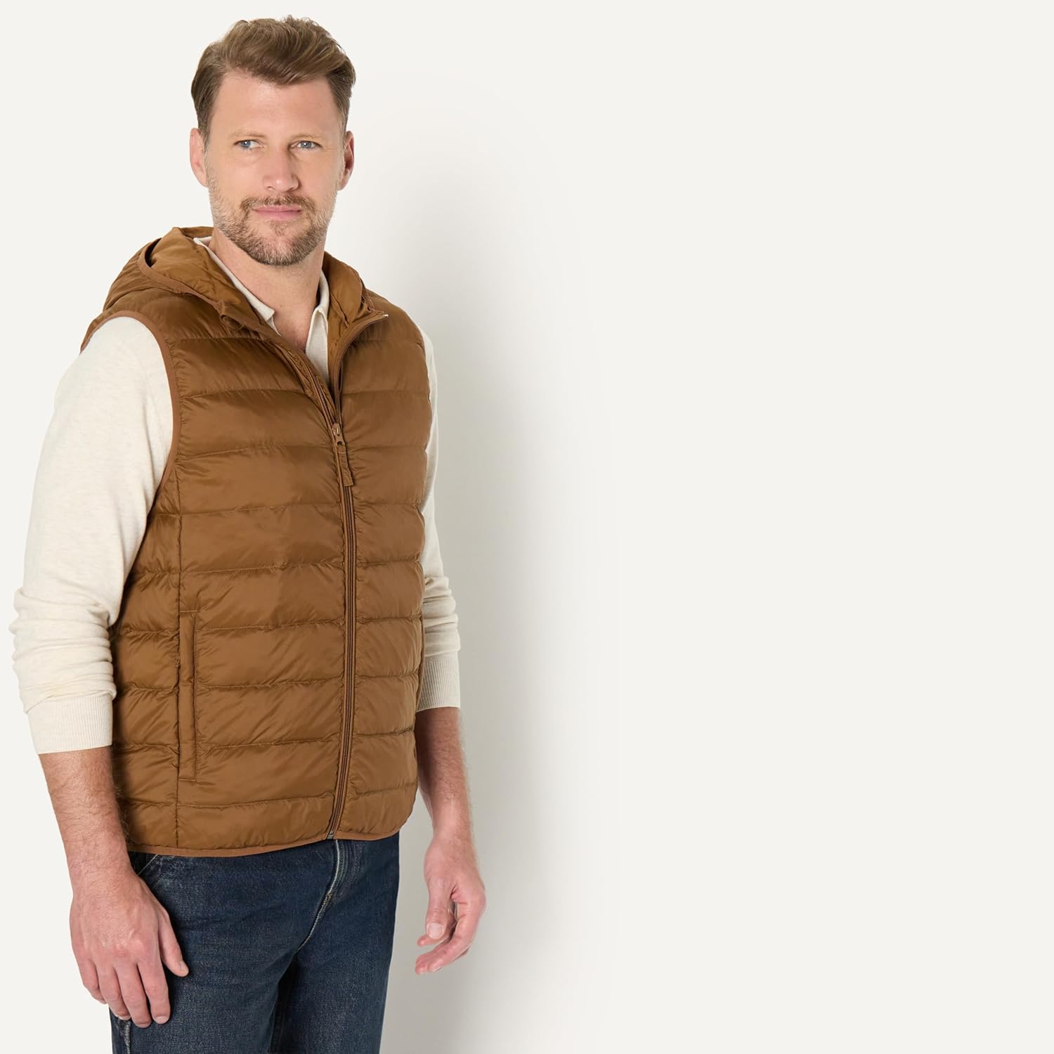 Thumbnail 1 de Amazon Essentials Relaxed-Fit Steppweste für Herren mit Kapuze (leicht, wasserabweisend)