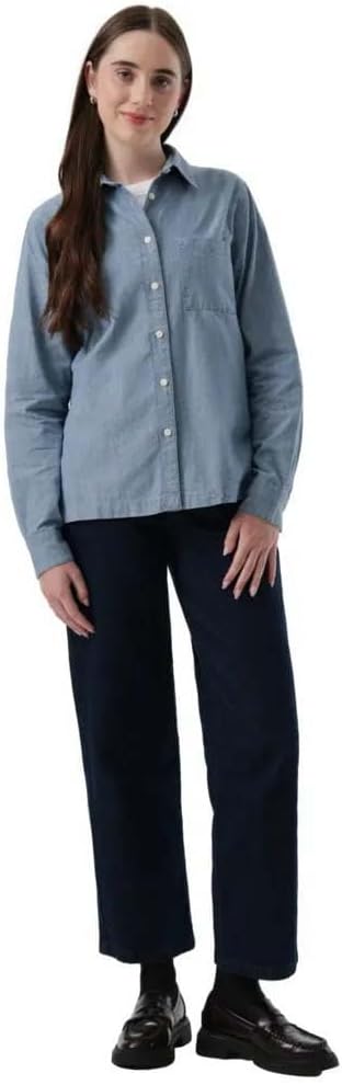Detalle 2 de Dockers Women's Pocket Shirt LS – Regular Fit, Practical Everyday Top