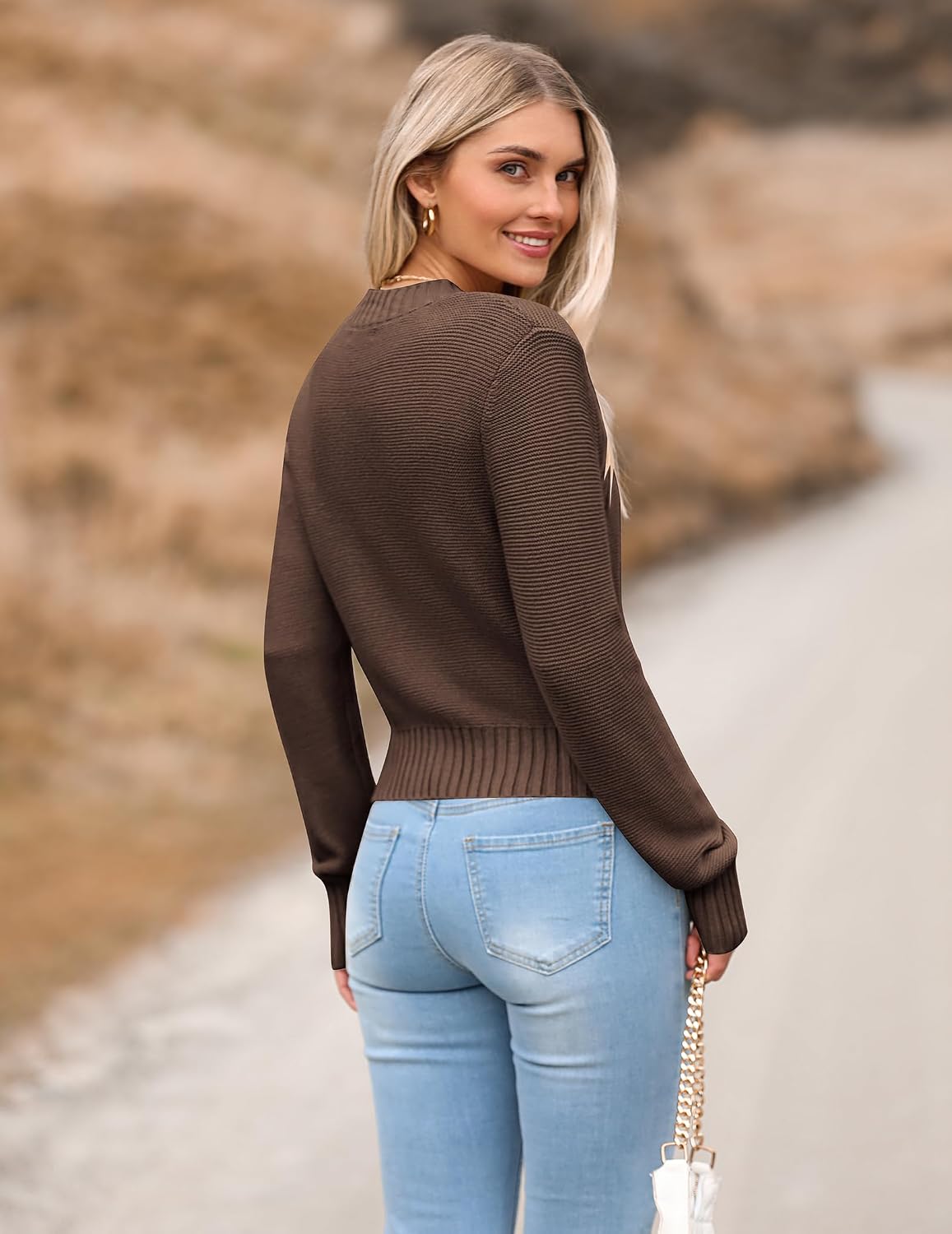 Detalle de Zeagoo Round Neck Cropped Sweater for Women 2025