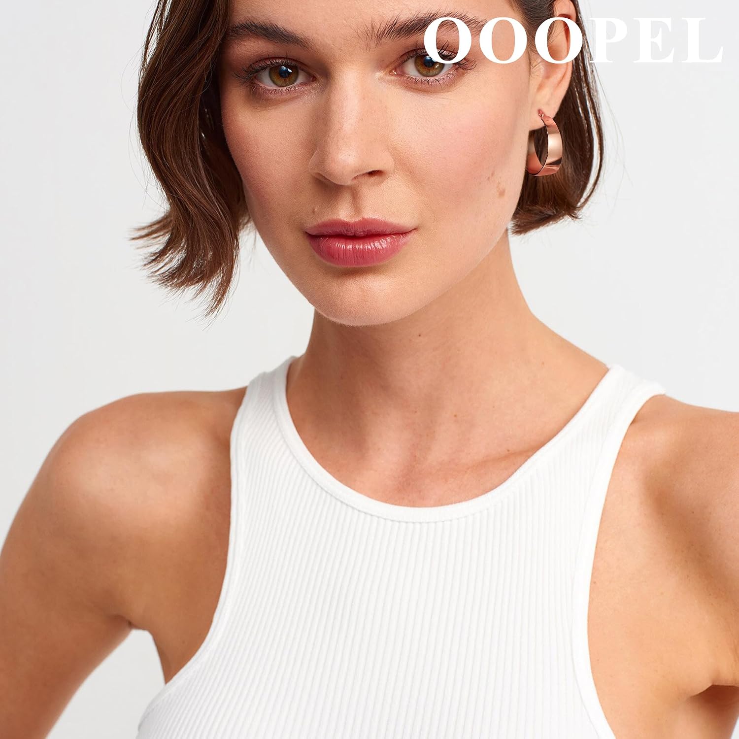 Detalle 2 de OOOPEL Hoop Earrings, 10mm Wide