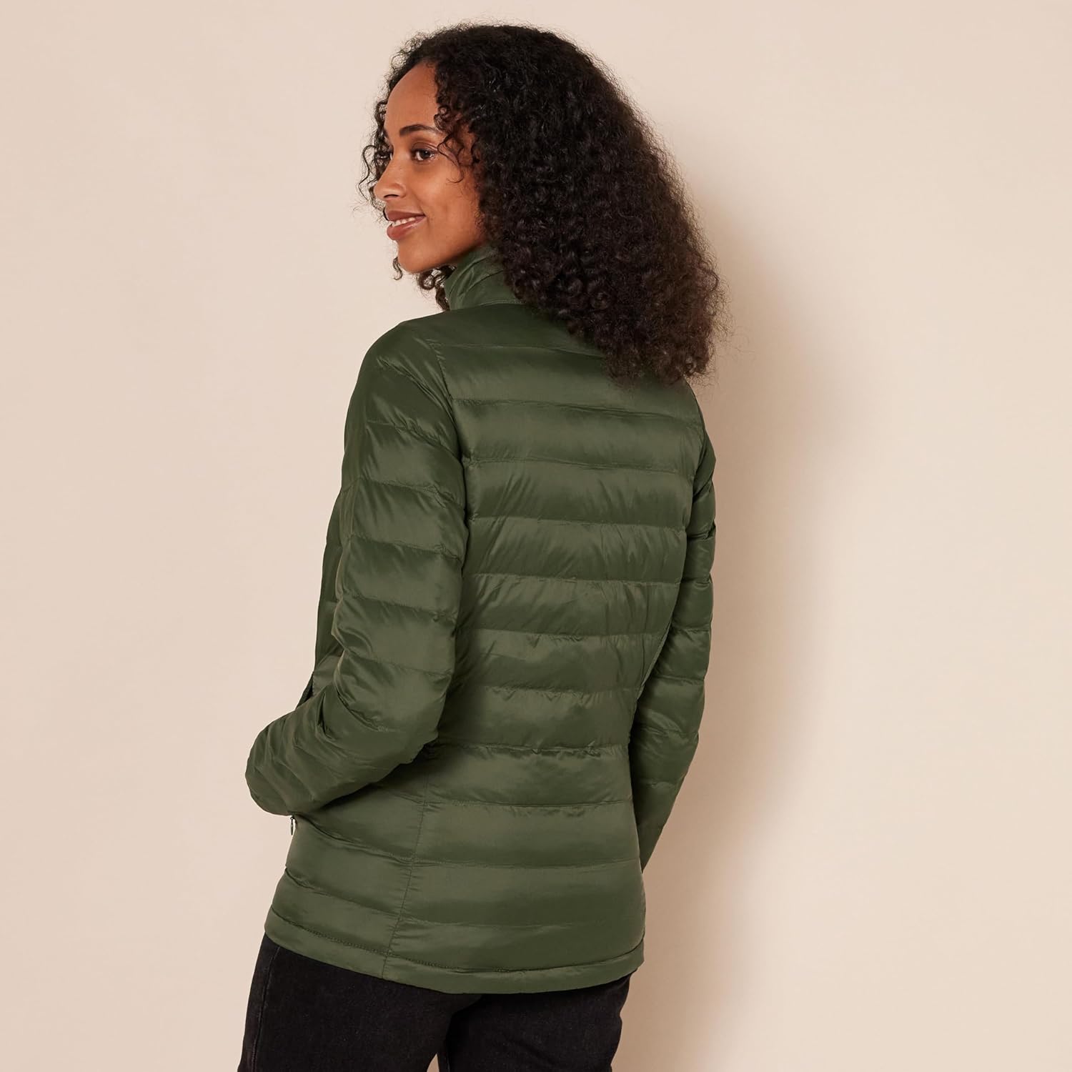 Thumbnail 1 de Amazon Essentials women’s lightweight water-resistant packable puffer jacket (long-sleeved, plus size available)