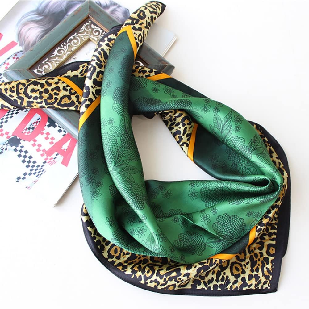 Detalle de JERLA Silk Scarf 26.7-Inch Square
