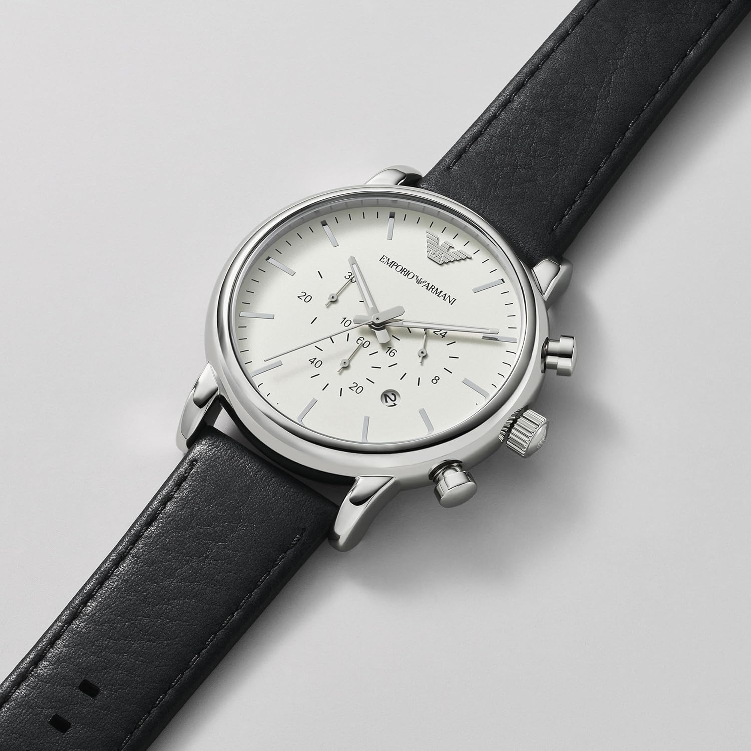 Thumbnail 3 de Emporio Armani Herrenchronograph 46 mm – Edelstahlgehäuse, silbernes Zifferblatt, Armbänder in Leder oder Silikon