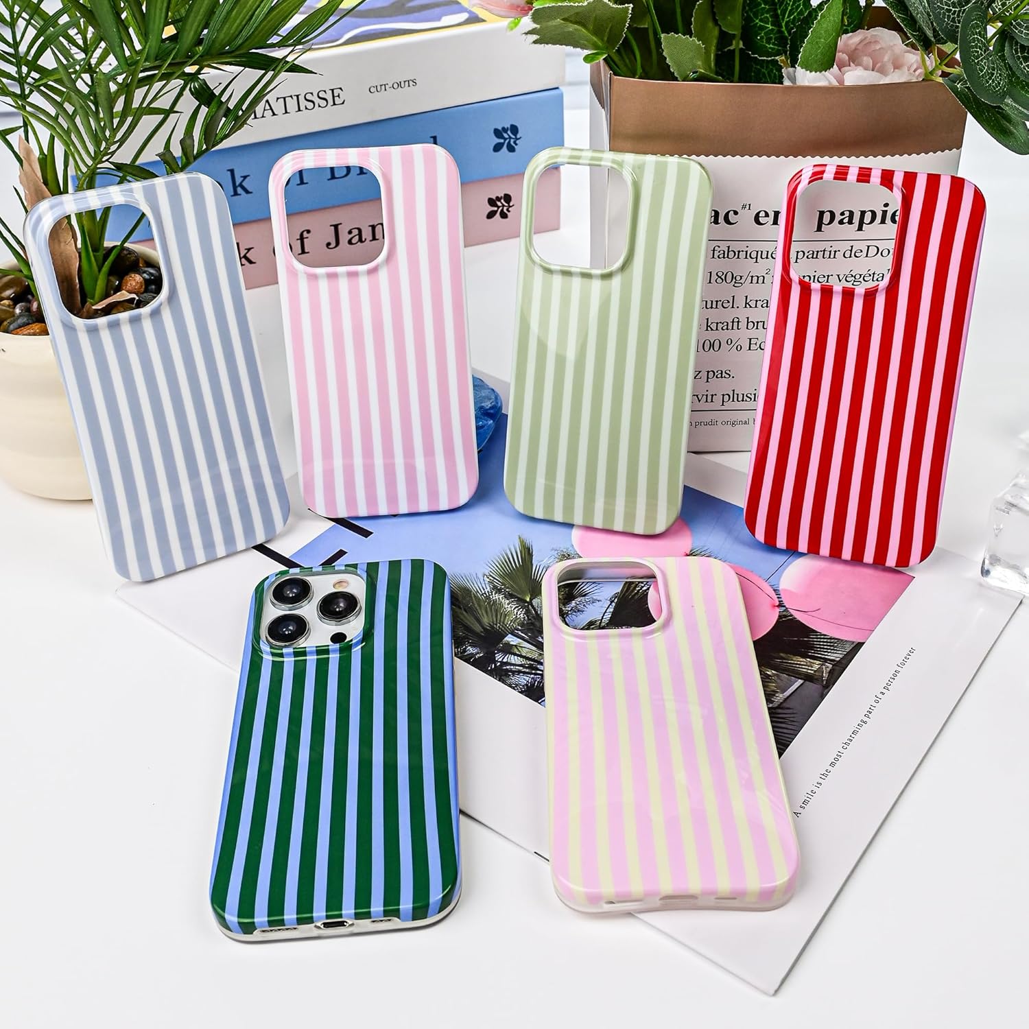 Detalle de SleekCover for iPhone 13 Pro 6.1" — Cute Kawaii Striped TPU Case in Blue