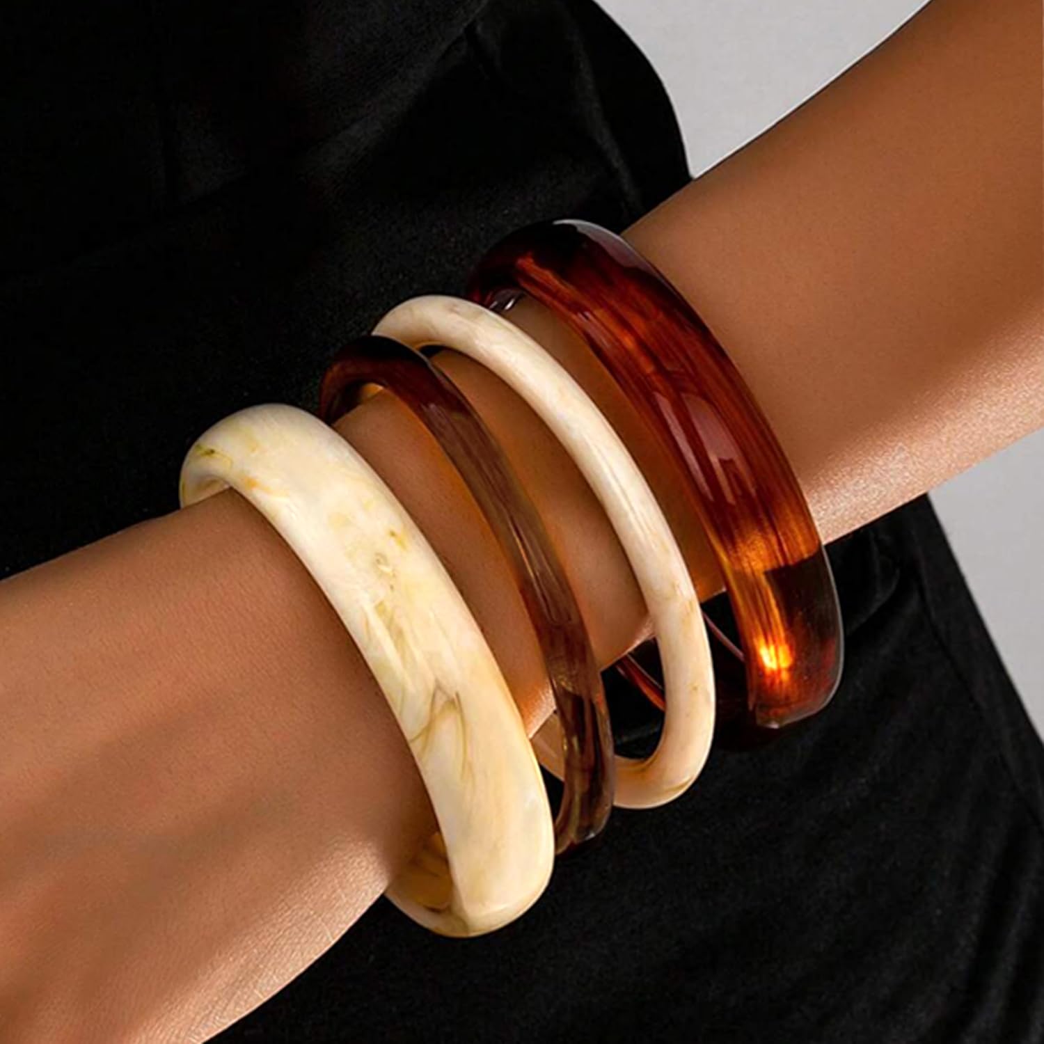 Detalle de ÌF ME Acrylic Bangle Set in Resin