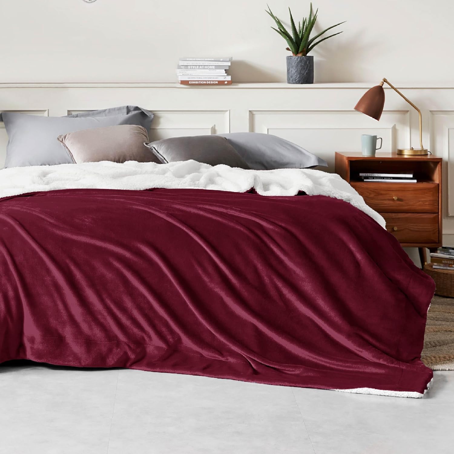 Detalle de Bedsure GentleSoft Sherpa Fleece Blanket, King Size, Reversible Burgundy
