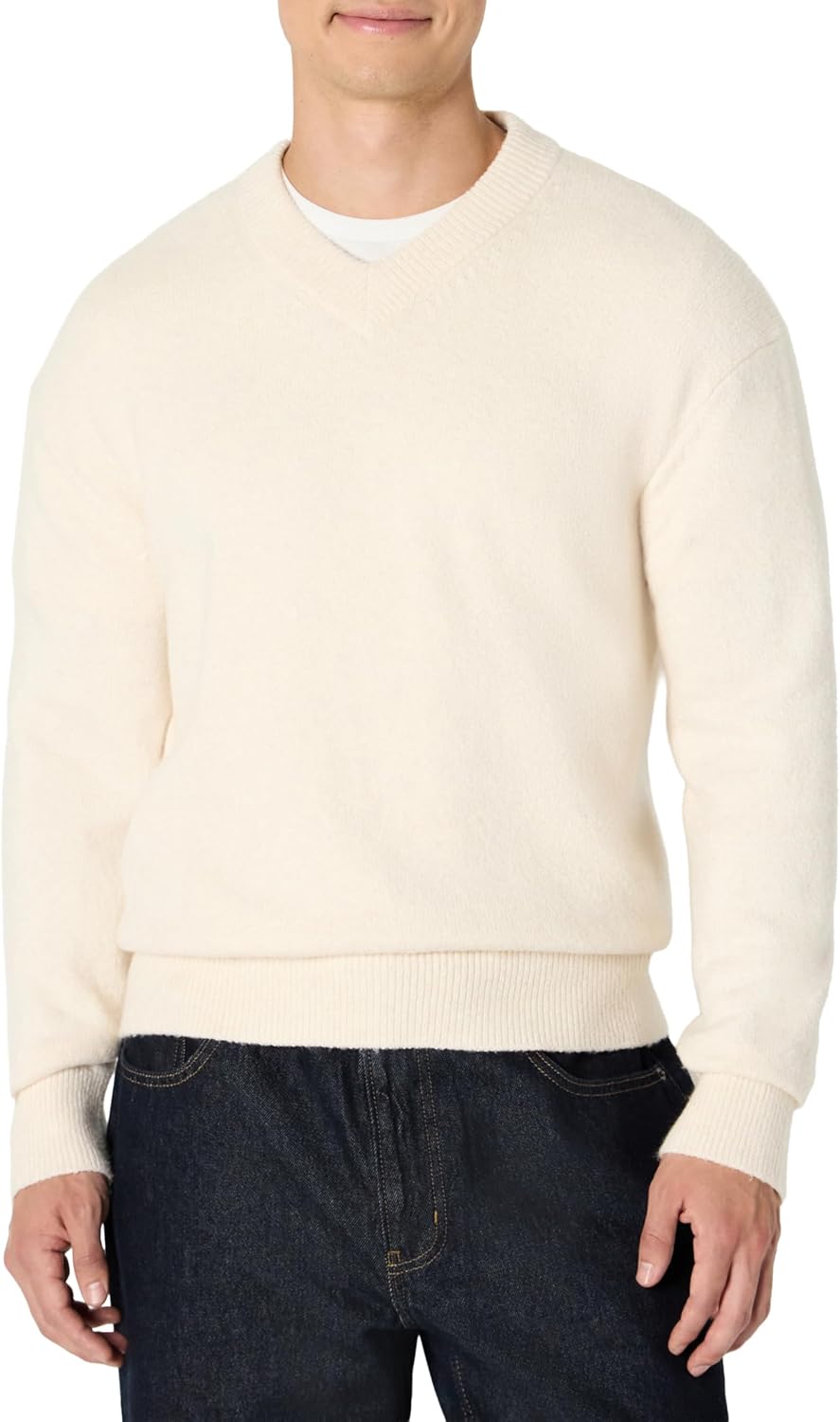 Detalle 2 de Amazon Essentials Men's Regular-Fit V-Neck Sweater