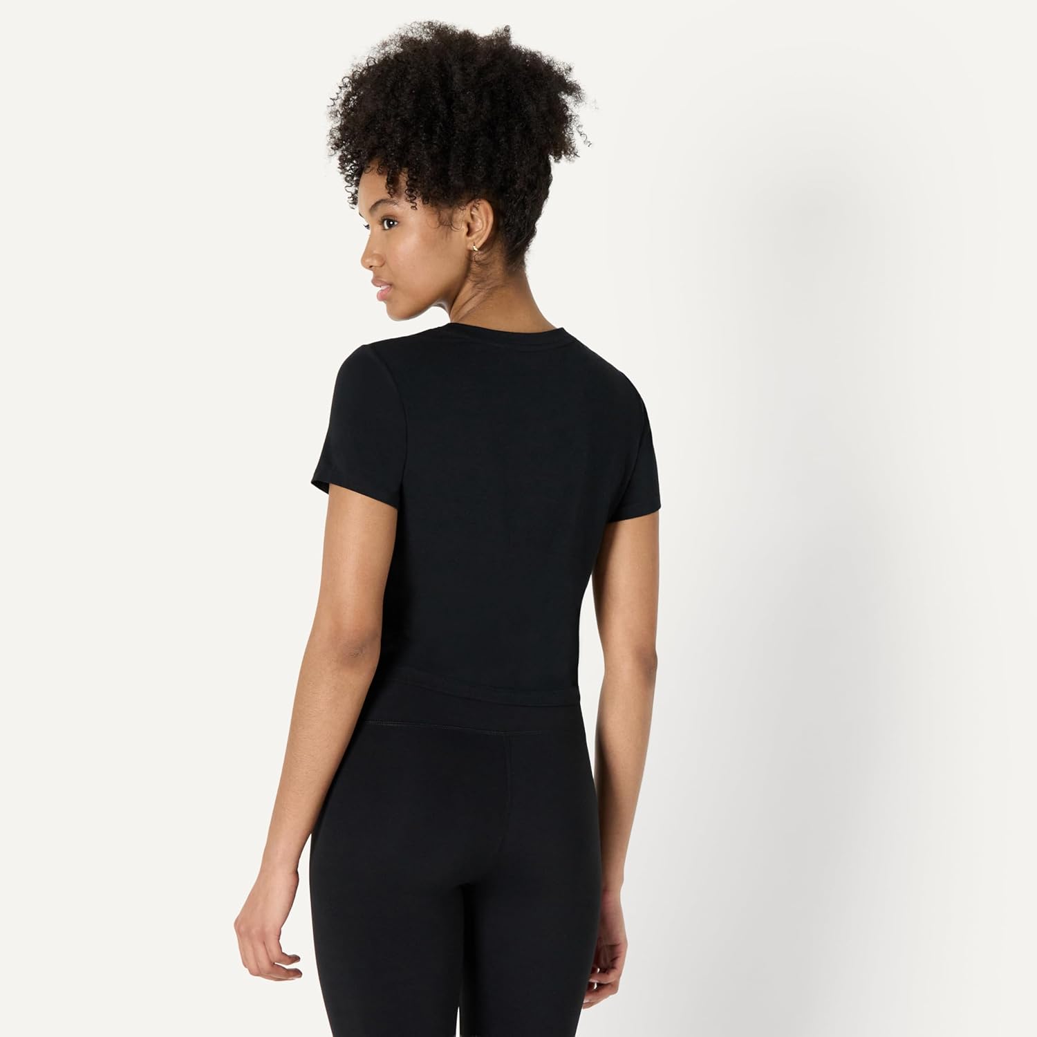 Detalle 2 de Amazon Essentials Women's Active Soft Cotton Crewneck Short Sleeve Yoga Workout Shirt