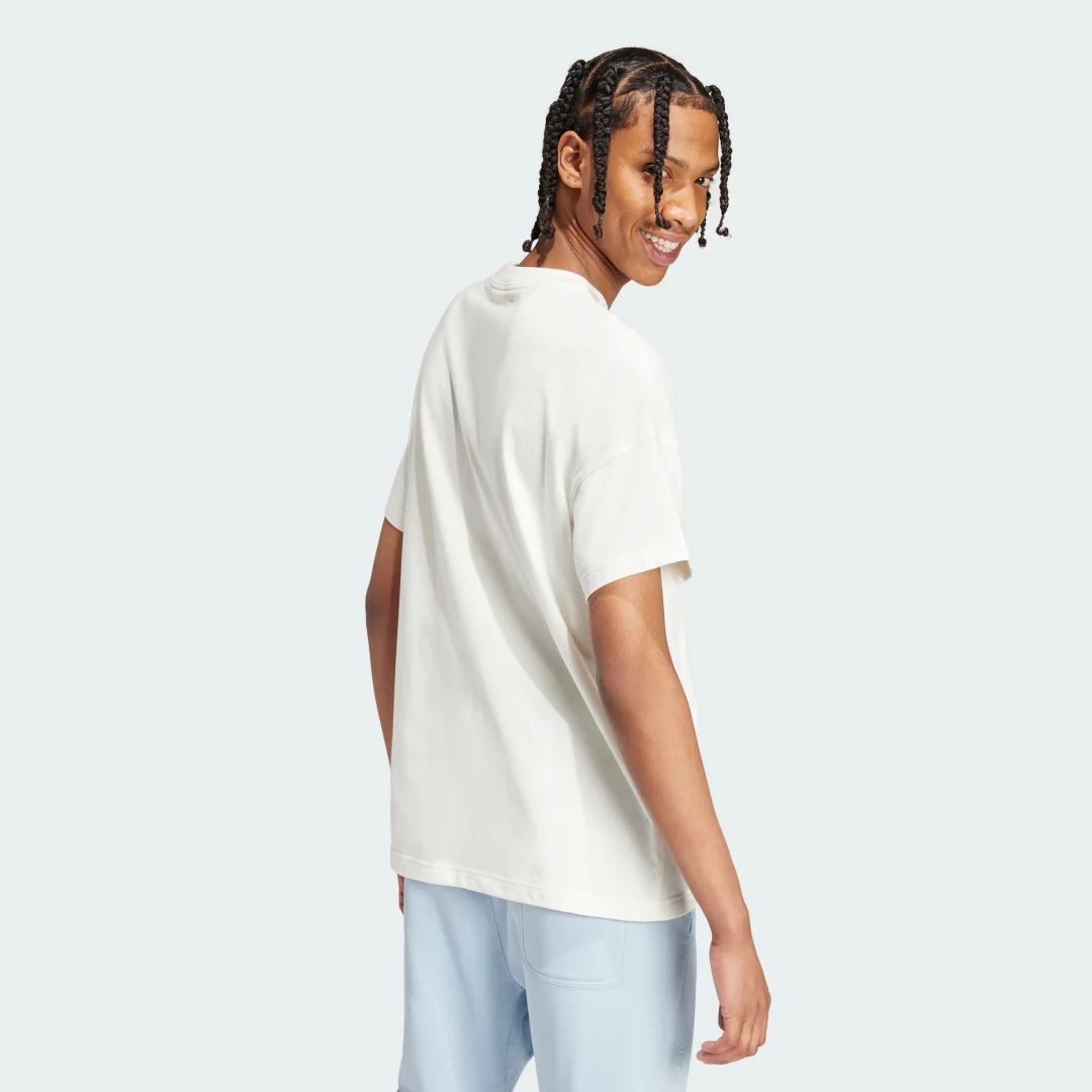 Detalle 2 de Camiseta ALL SZN de Adidas (Blanco) – comodidad para el día a día