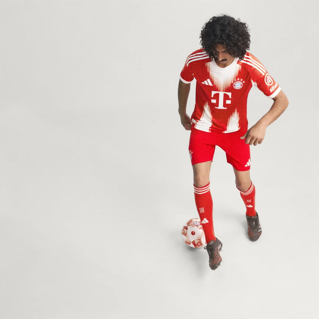 Detalle de Adidas FC Bayern 25/26 camiseta de fútbol