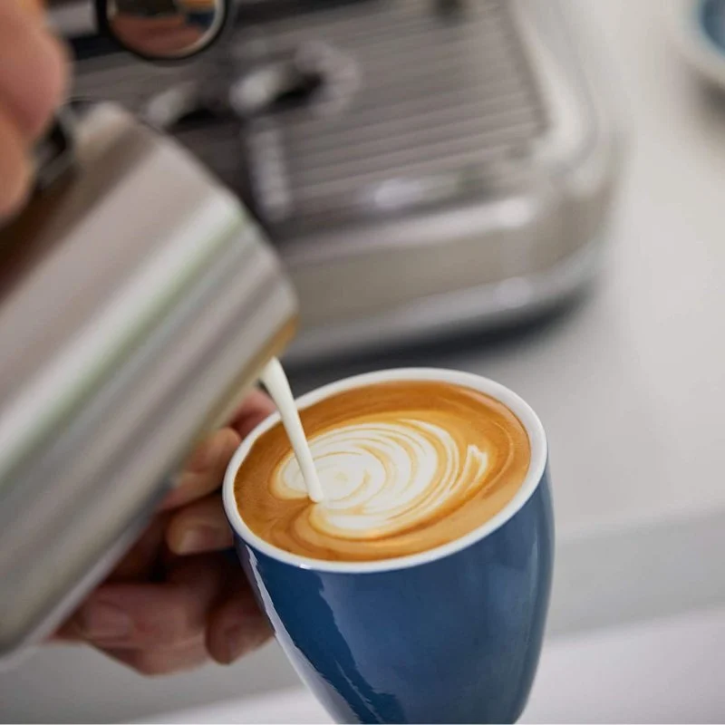 Detalle de Sage The Barista Express: Cafetera express 15 bares y 1850W para barista en casa