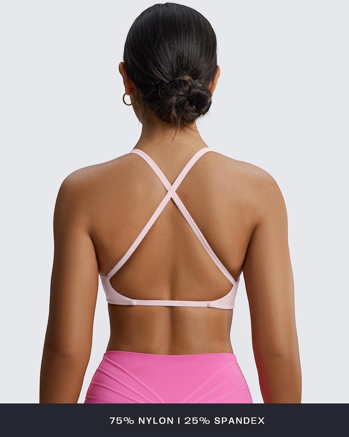 Detalle de Aoxjox Women's Sienna Twist Bra — Low-Impact Yoga and Studio Crop Tank