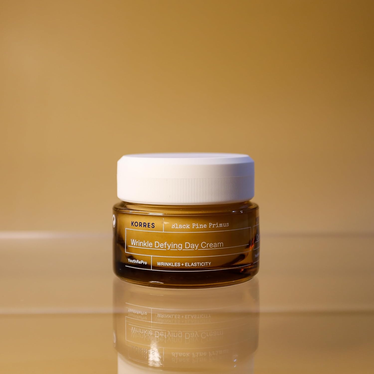 Detalle 1 de Korres Black Pine Primus dagkräm med hyaluronsyra, 40 ml