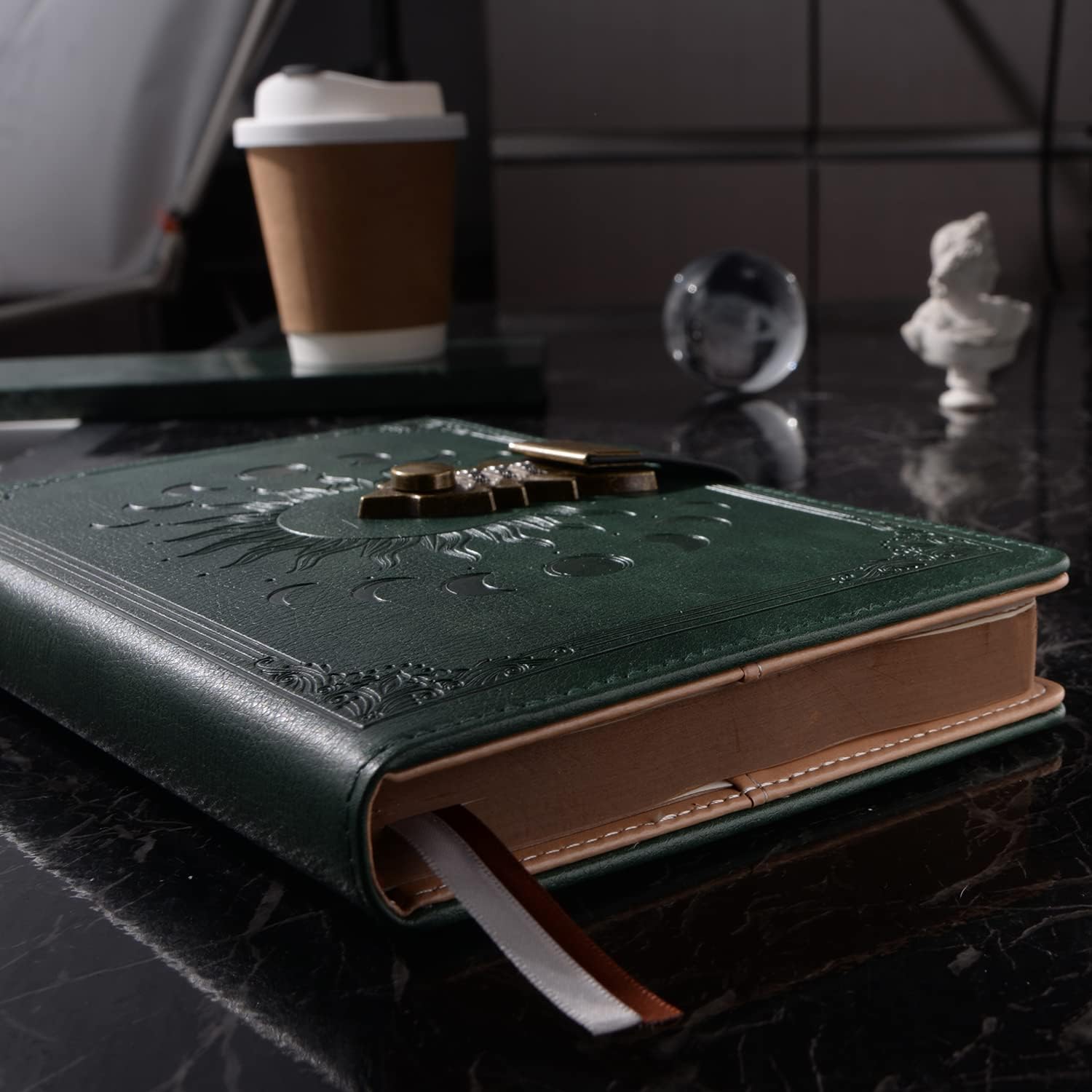 Detalle 2 de ZXHQ Lock Journal with Pen, A5 Refillable Diary, Combination Lock, 100 GSM Paper