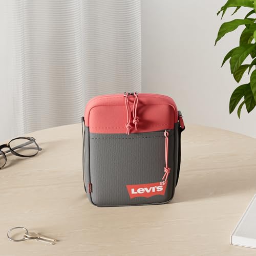 Detalle de Levi's Mini Crossbody Solid (Red Batwing) – Borsa a tracolla uomo, handsomemente essenziale