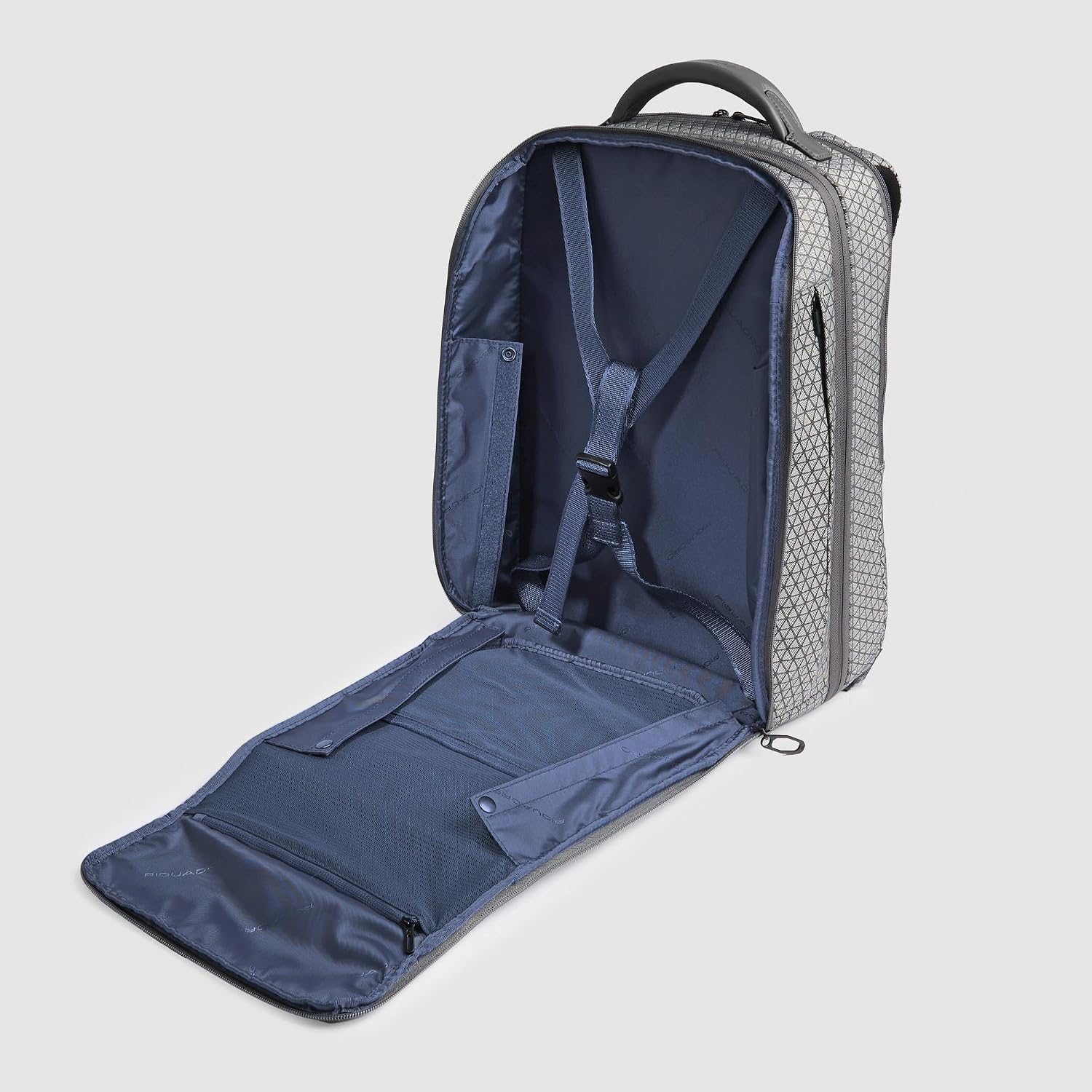 Detalle de PIQUADRO Zaino da Viaggio Modulare 2 in 1: Porta PC 15,6" in Pelle e Tessuto, Grigio