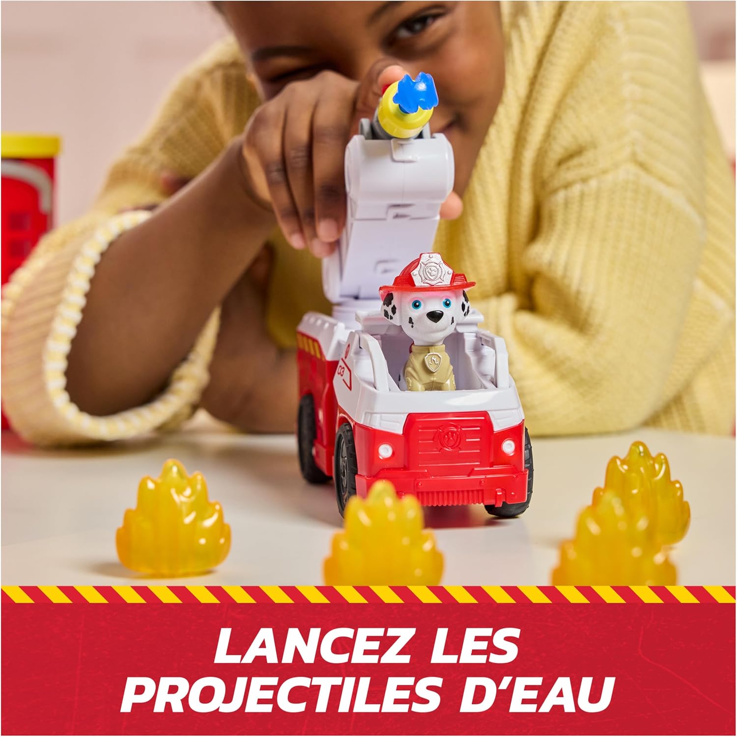 Detalle 1 de Paw Patrol Pat Patrouille – Caserne de pompiers Fire Rescue avec véhicule et figurine Marcus (Marshall) – jeu d’effets lumineux et sonores