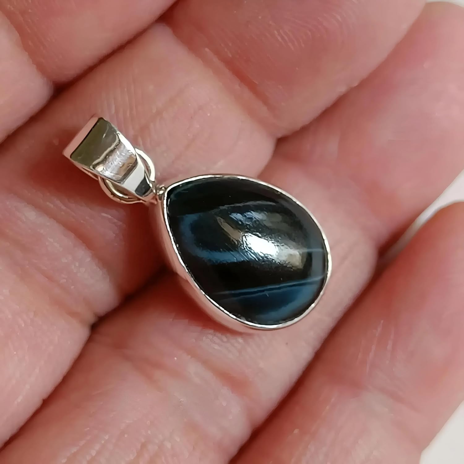 Thumbnail 2 de Navya Craft Black Tiger’s Eye Pendant Necklace in 925 Sterling Silver