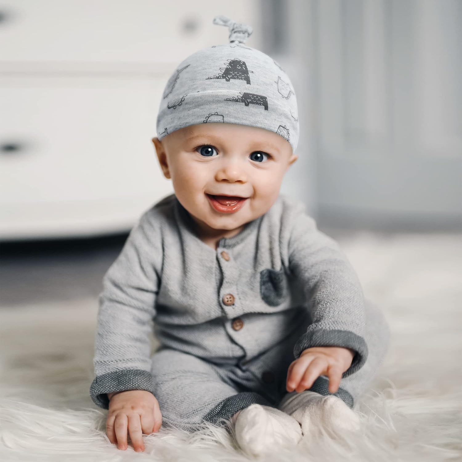Detalle de CuteOn 3 Pack Baby Beanie Knot Hats – Cotton Adjustable Caps for 2–6 Months