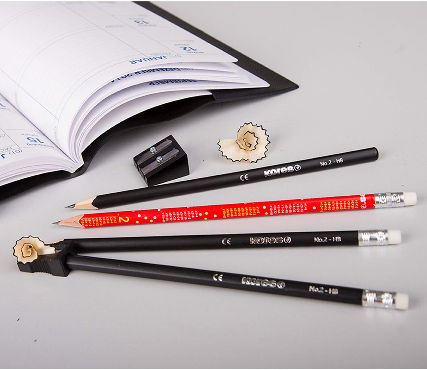 Thumbnail 4 de Kores 92300 grafitpennor, HB, triangulära med suddgummi, 12-pack