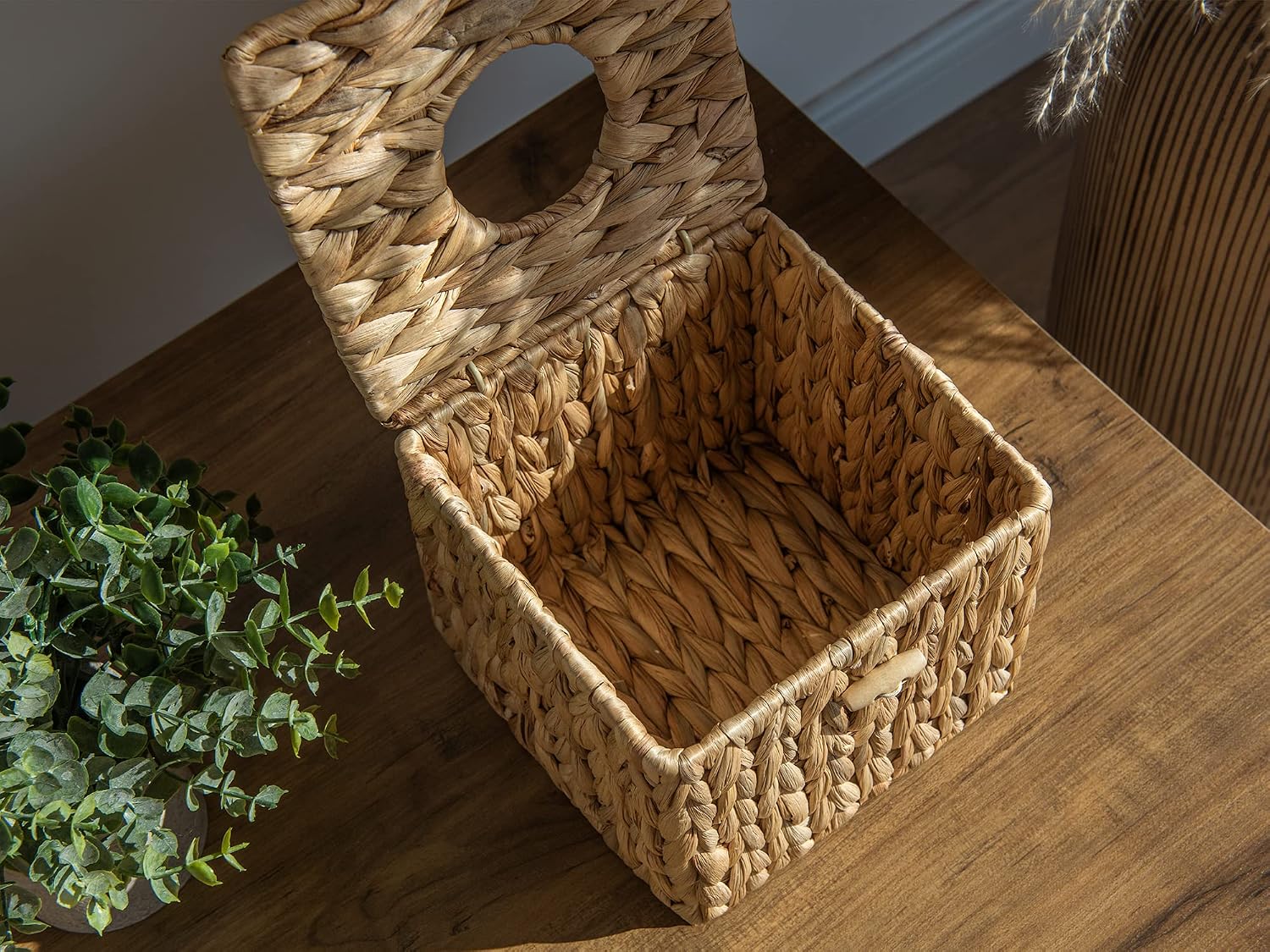 Detalle 2 de StorageWorks Tissue Box Cover, Water Hyacinth