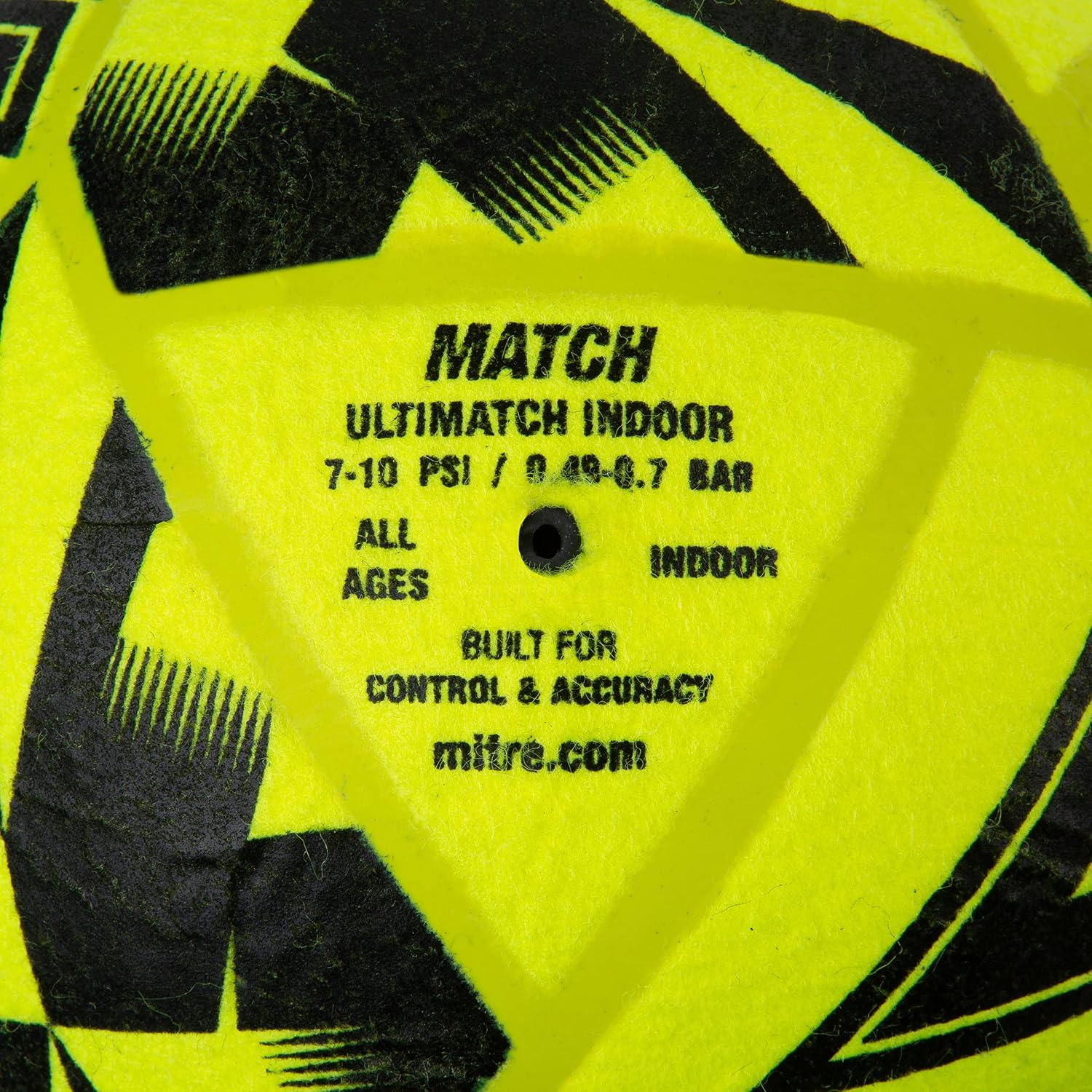 Detalle de Mitre Ultimatch Indoor Football, Shape Retention, Yellow/Black (Size 5) – A practical indoor match ball for schools and halls