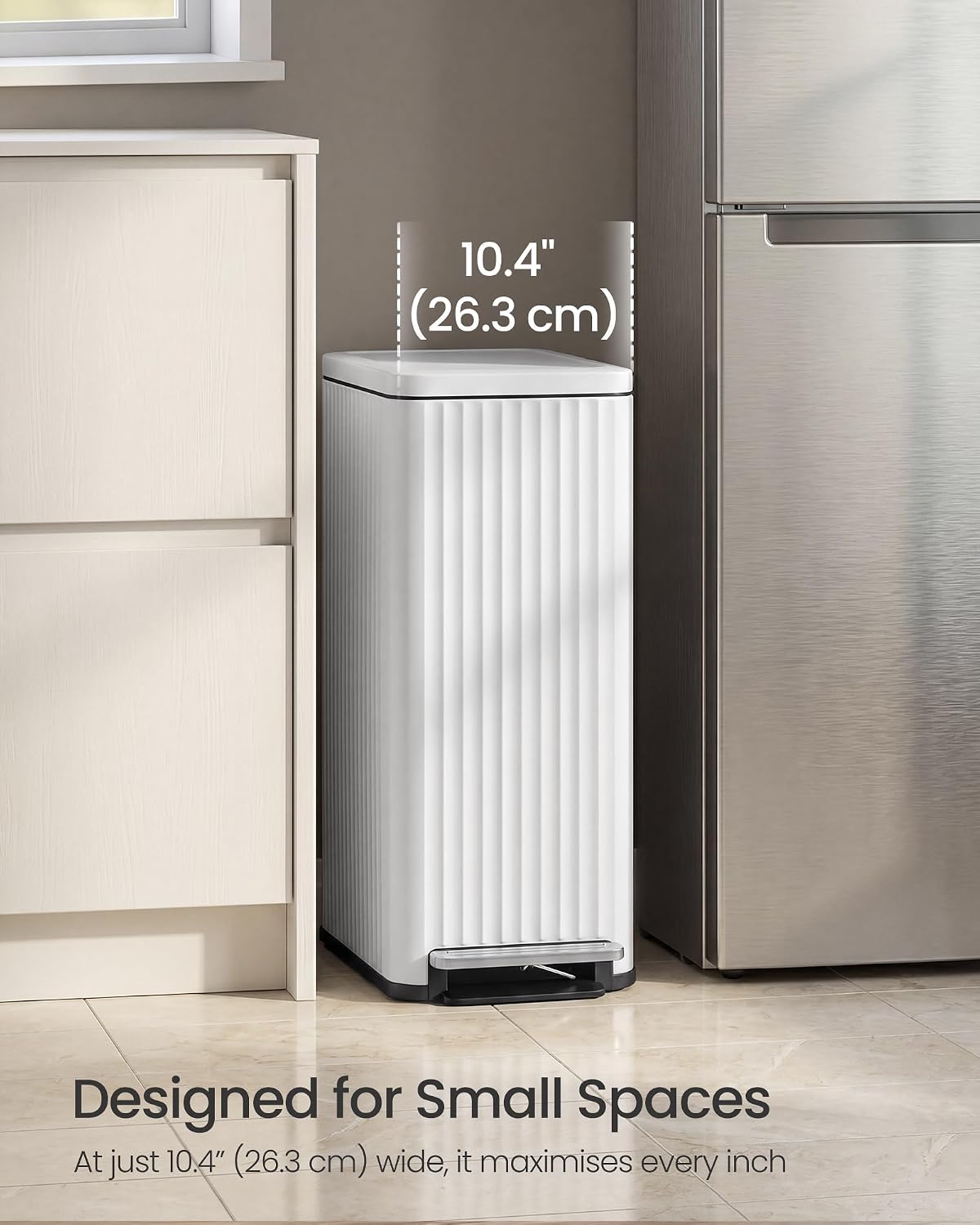 Detalle de SONGMICS Kitchen Bin with Pedal, 13 Gallon (50 L) Slim Waste Bin with Soft-Close Lid – Cloud White (LTB350WZ02)