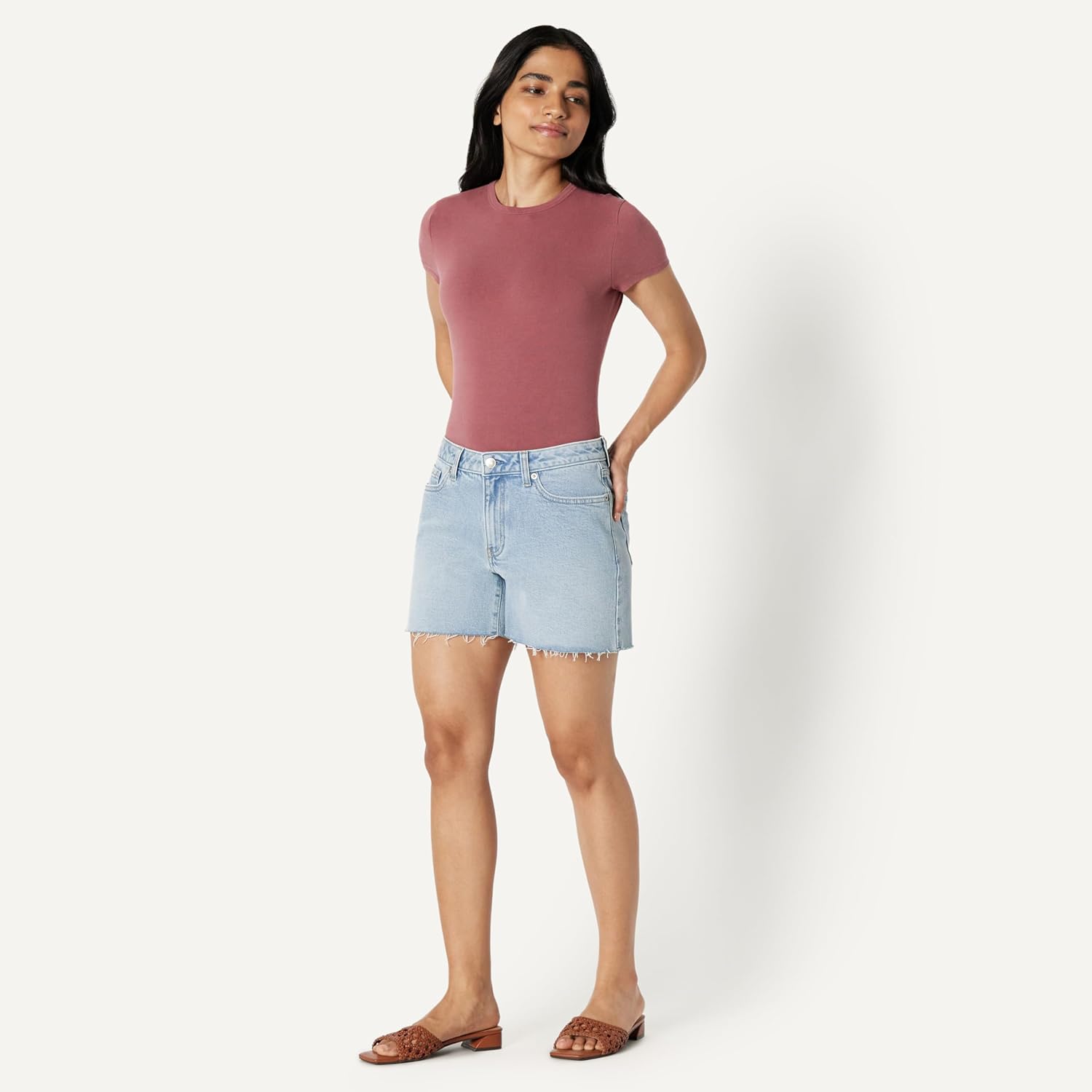 Thumbnail 4 de Amazon Essentials women’s low-stretch mid-rise regular-fit denim shorts