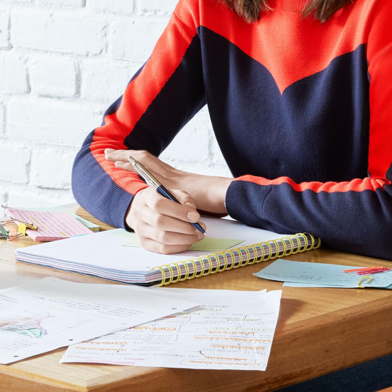 Detalle 2 de Parker Jotter Penna a Sfera | Dettagli Cromati, Confezione Regalo, 2 Pezzi in Nero – Punta Media