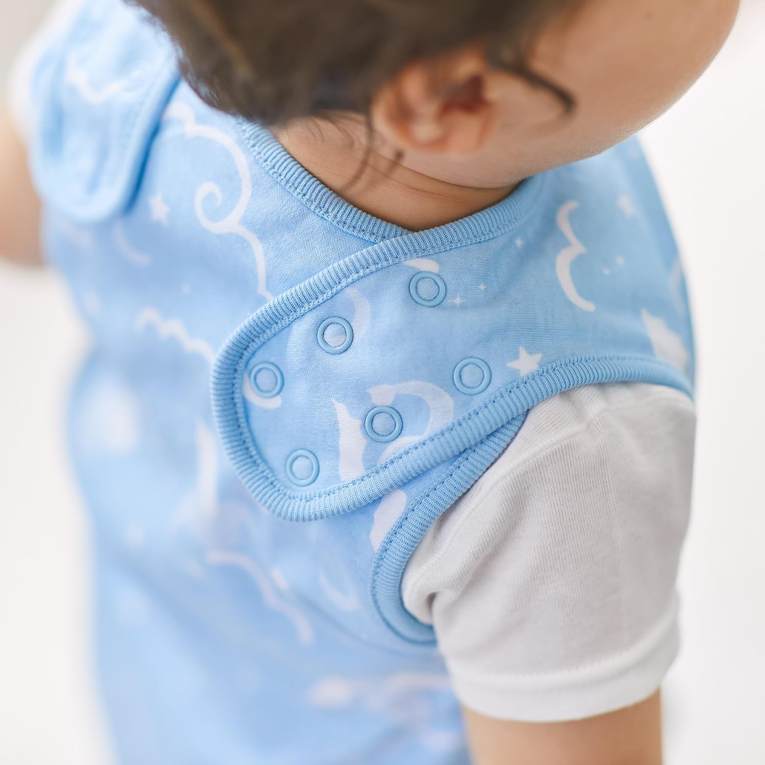 Detalle 2 de aden + anais AKADABASTC10002 足付きスリーパー 90サイズ 綿素材・ダブルジップ仕様