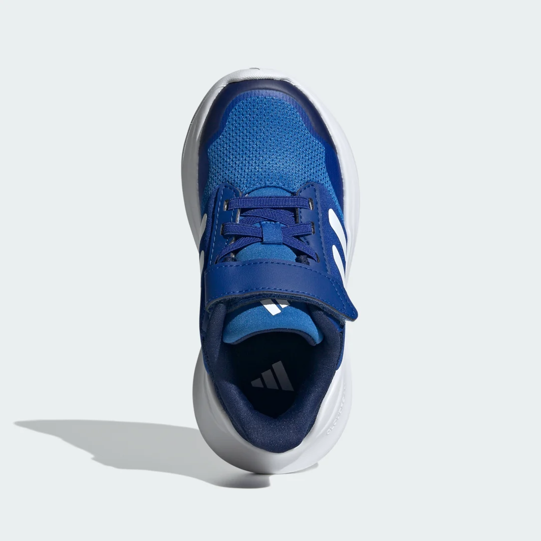 Detalle 2 de Adidas Tensaur Run 2.0 Kids: zapatilla azul para niños, soporte y comodidad para su juego diario