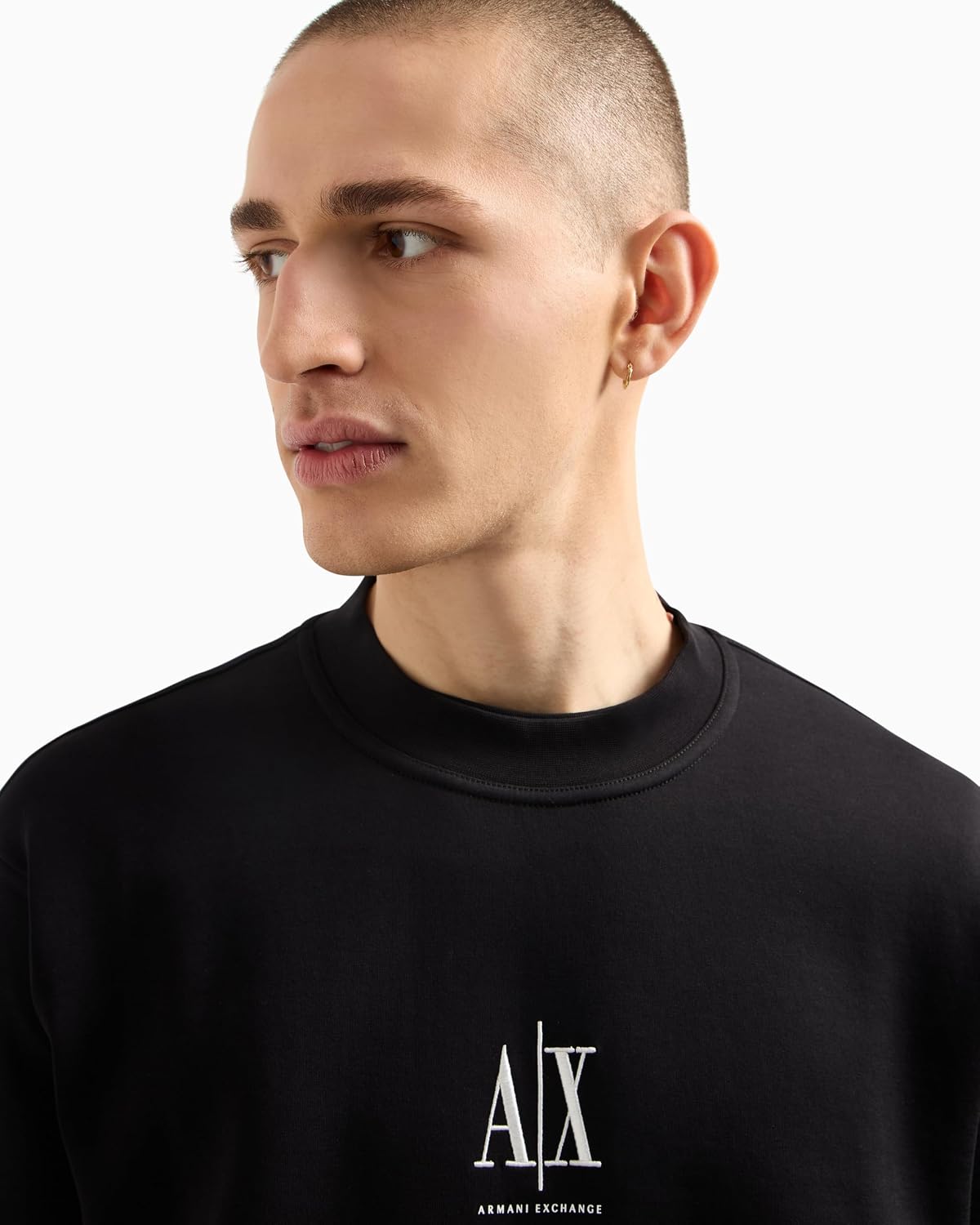Detalle de Armani Exchange Men's Icon Project Crewneck Sweatshirt with Embroidered Logo