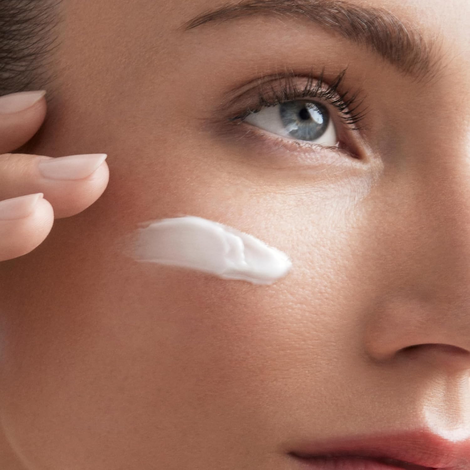 Detalle de Biotherm Aquasource Hydra Barrier Cream – Feuchtigkeitsspendende Pflege mit Biotech Plankton, Bio-Ceramiden und Hyaluronsäure