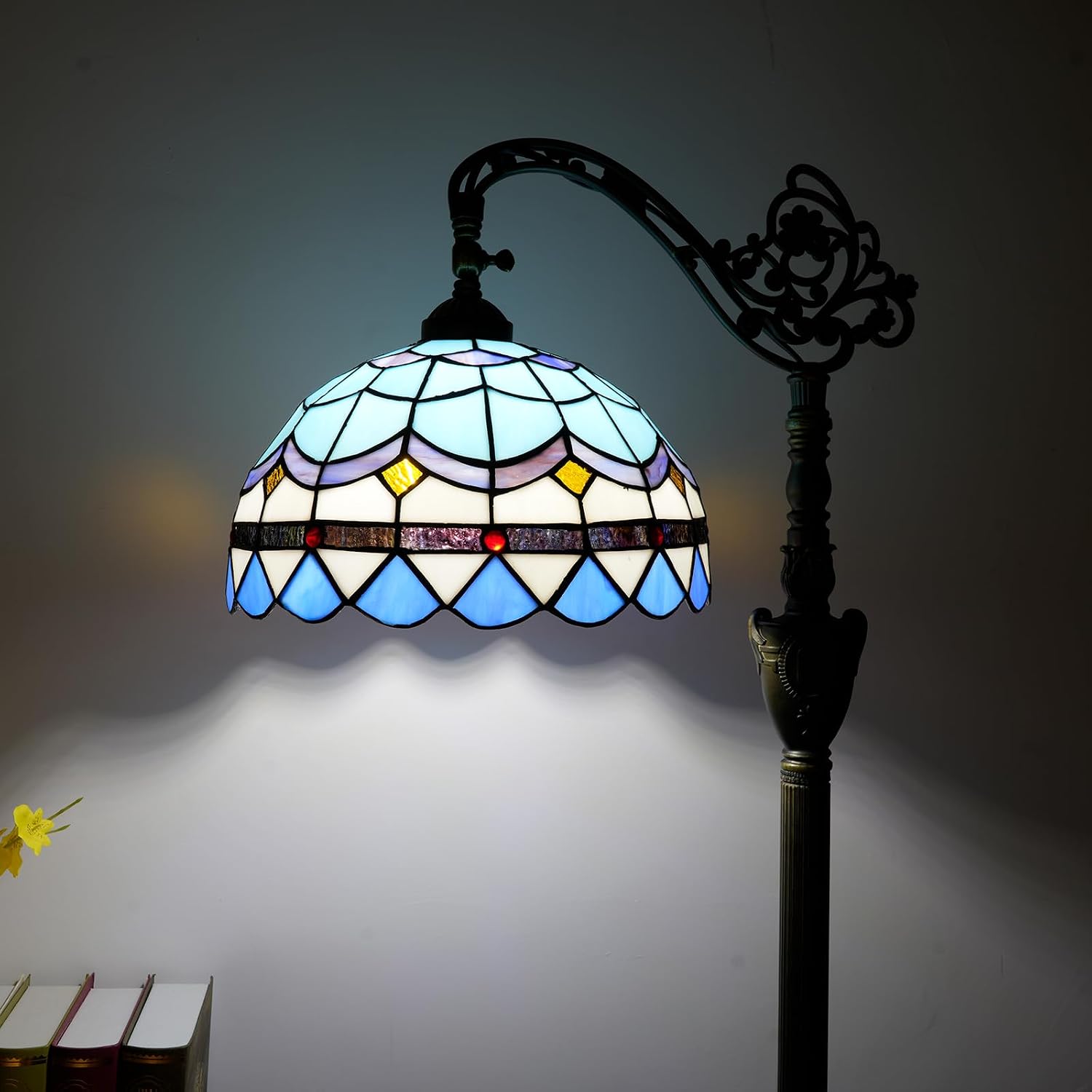 Thumbnail 1 de Tiffany Floor Lamp: Vintage Blue Stained Glass Lamp 12x12x63 in
